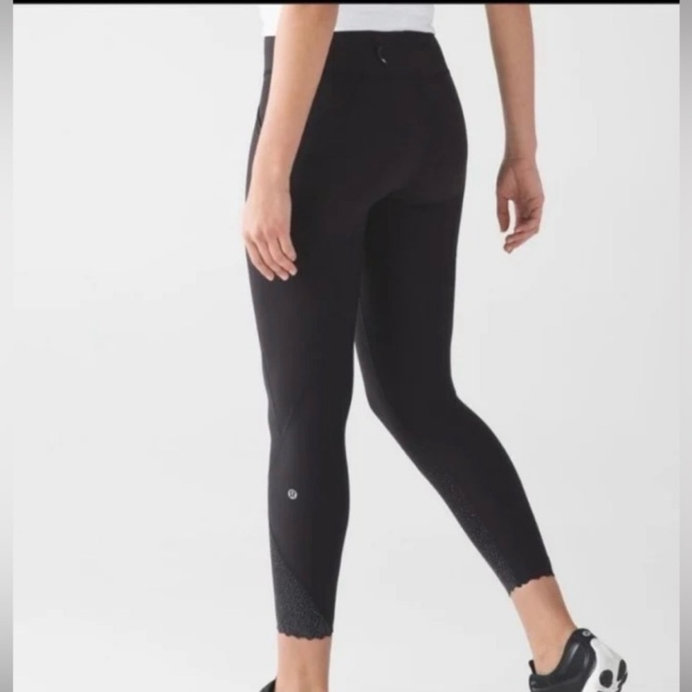 Lululemon - Picture 3 of 4